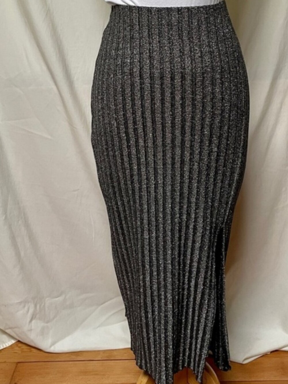 H&M ribbed silver bodycon skirt